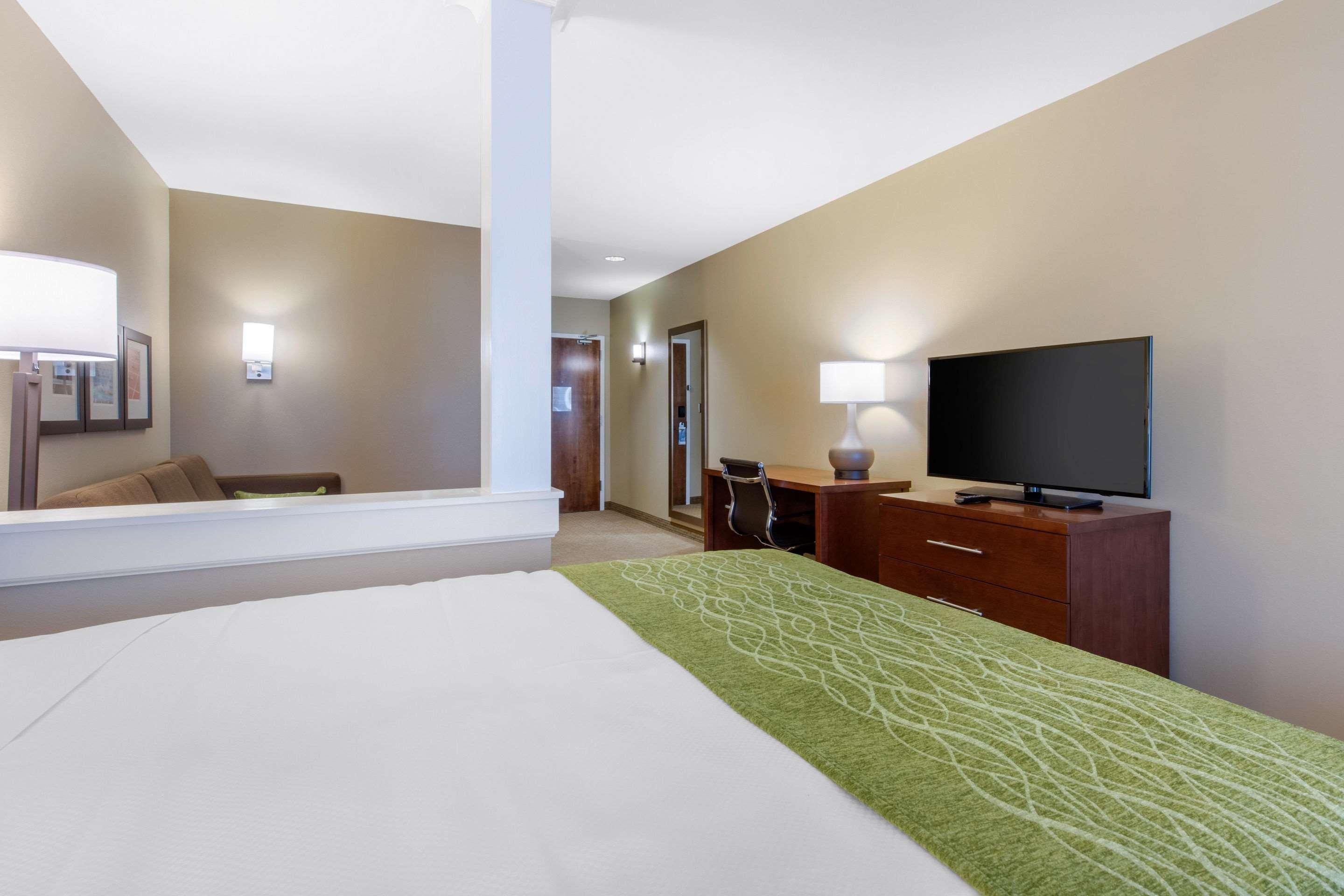 Comfort Inn & Suites At Crossplex Village Birmingham Zewnętrze zdjęcie