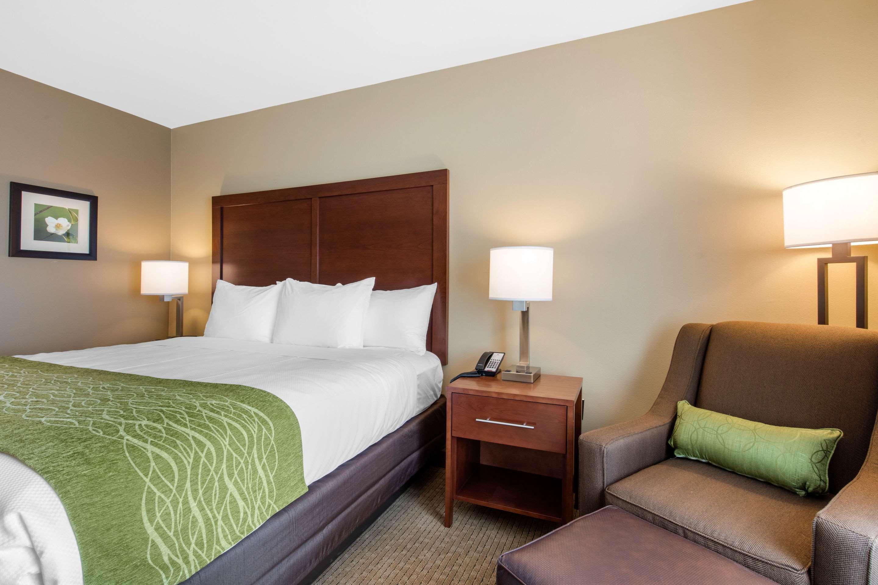 Comfort Inn & Suites At Crossplex Village Birmingham Zewnętrze zdjęcie
