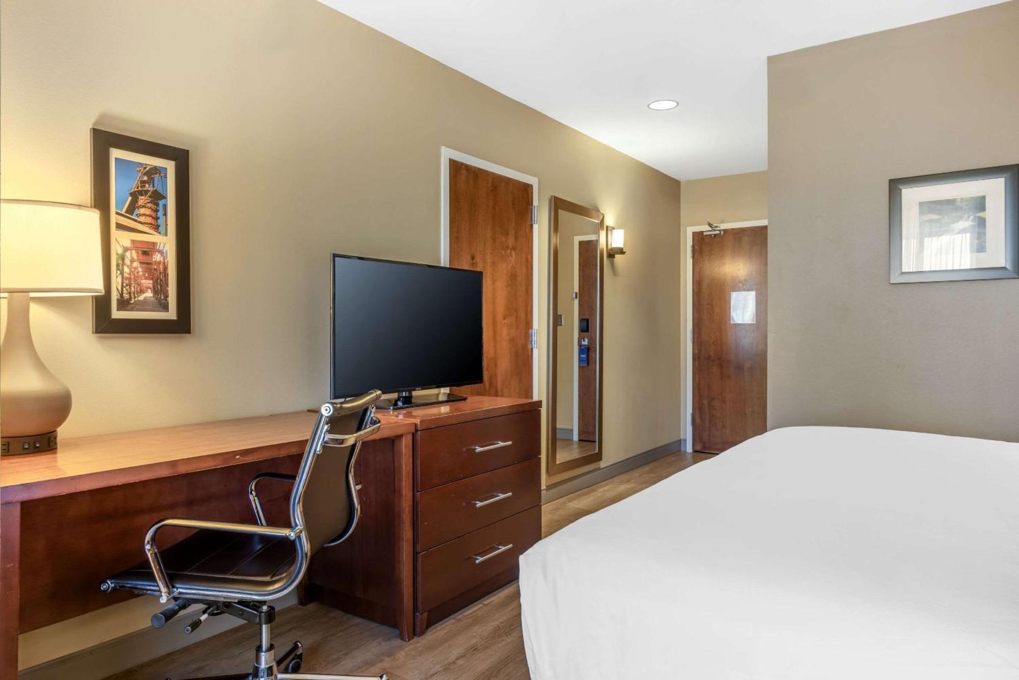 Comfort Inn & Suites At Crossplex Village Birmingham Zewnętrze zdjęcie