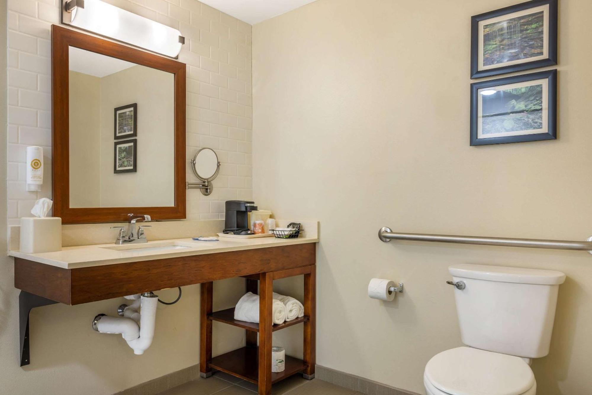 Comfort Inn & Suites At Crossplex Village Birmingham Zewnętrze zdjęcie