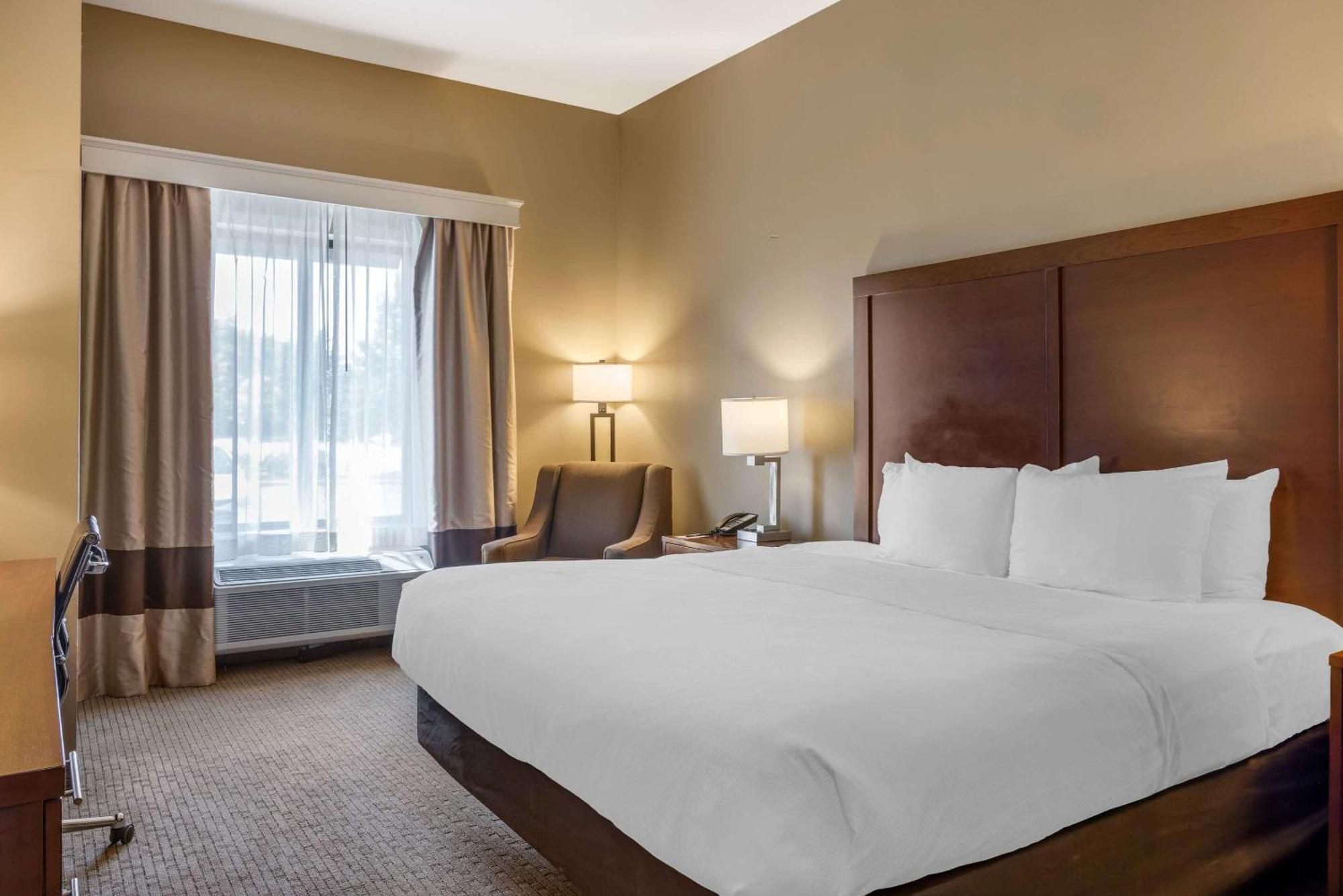 Comfort Inn & Suites At Crossplex Village Birmingham Zewnętrze zdjęcie