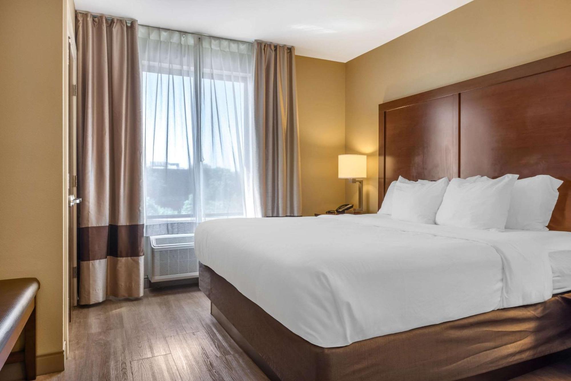 Comfort Inn & Suites At Crossplex Village Birmingham Zewnętrze zdjęcie